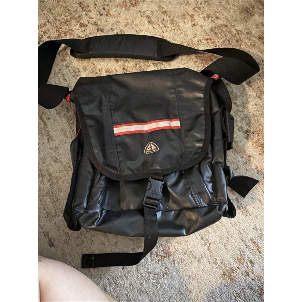 Vintage 90's Nike ACG Waterproof Shoulder Messenger Bag Gorpcore Black Red